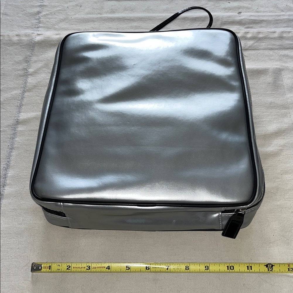 Conair Silver Portable Storage Bag Water Resistant - Picture 4 of 7